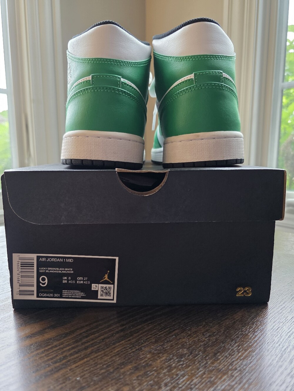 Nike Air Jordan 1 Mid 'Lucky Green' Spring 2023 - Picture 2 of 10